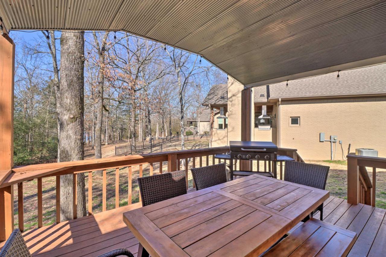 Lakefront Greers Ferry Cabin With Covered Boat Slip! Fairfield Bay Exterior photo