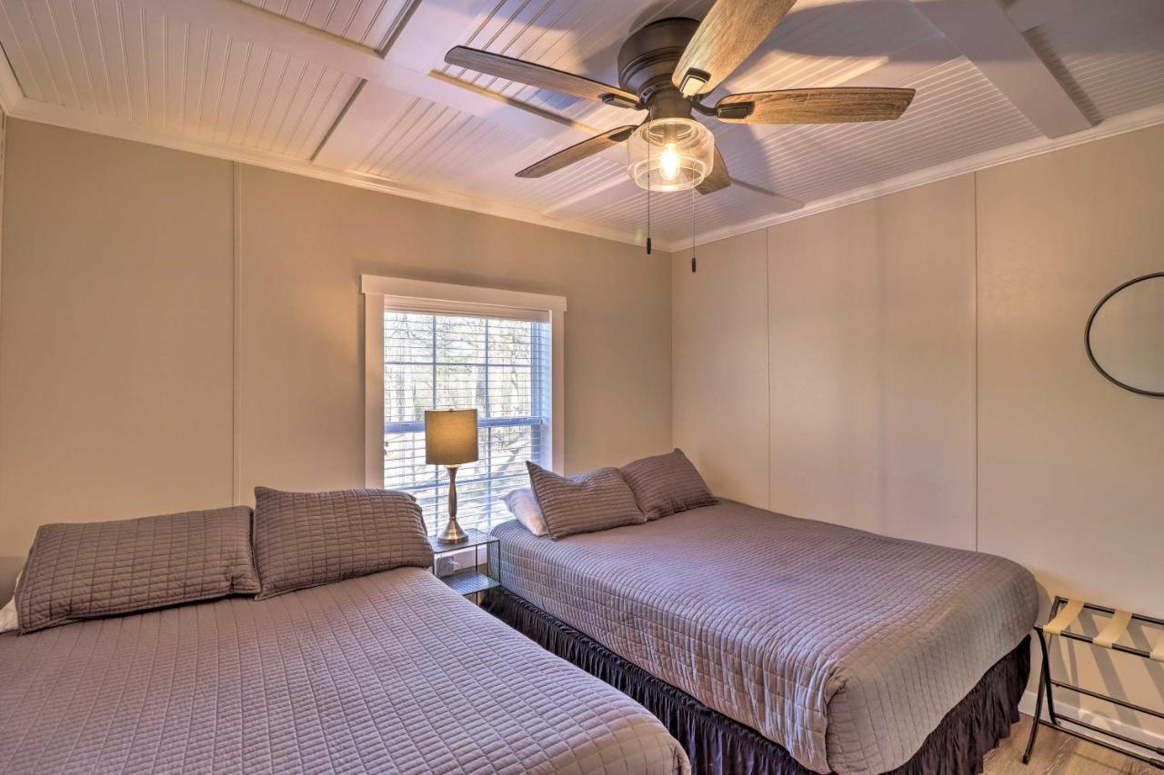 Lakefront Greers Ferry Cabin With Covered Boat Slip! Fairfield Bay Exterior photo