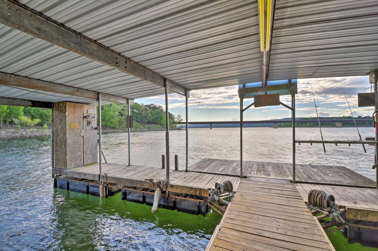 Lakefront Greers Ferry Cabin With Covered Boat Slip! Fairfield Bay Exterior photo